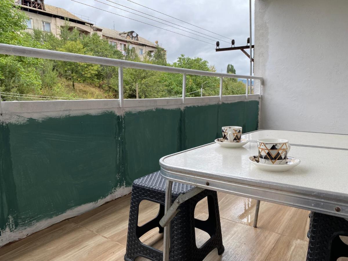 Lovely 2-Bedroom Apartment Near Ayb School Dilijan Exterior foto